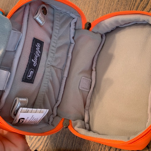 Lug Swizzle jewelry/cargo case in Coral NWT plus 2 new butterfly cosmetic bags - Picture 4 of 9